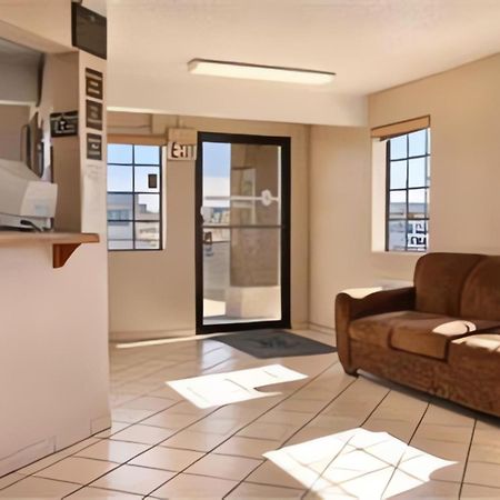 Super 8 By Wyndham Lake Havasu City Interiør bilde