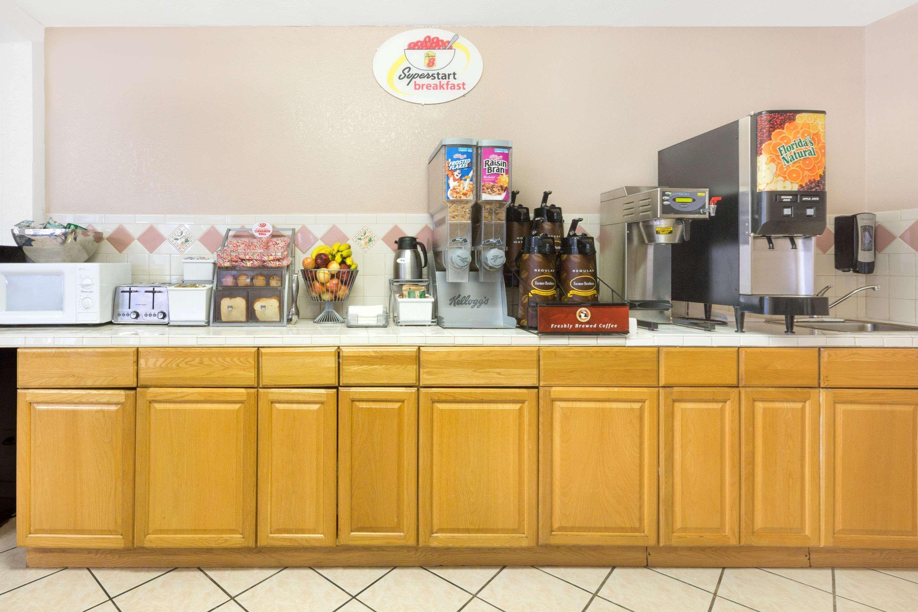 Super 8 By Wyndham Lake Havasu City Eksteriør bilde