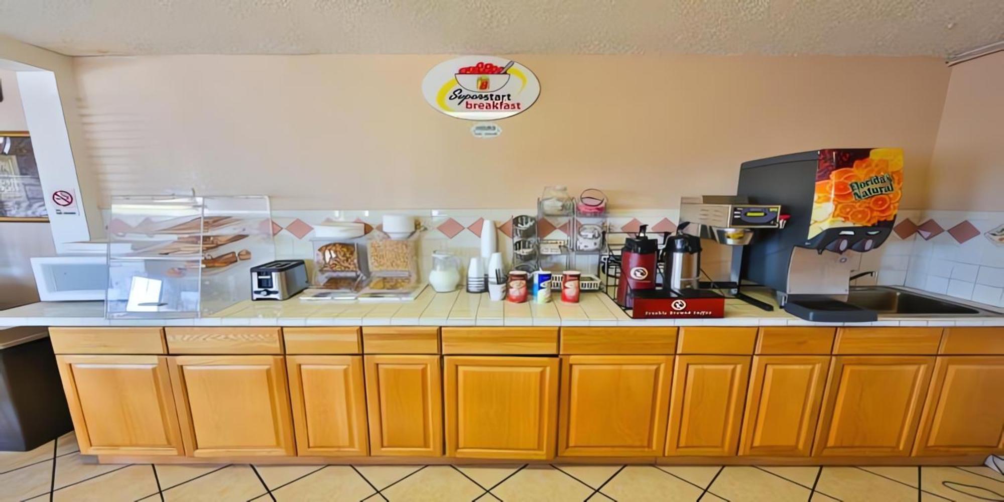 Super 8 By Wyndham Lake Havasu City Eksteriør bilde