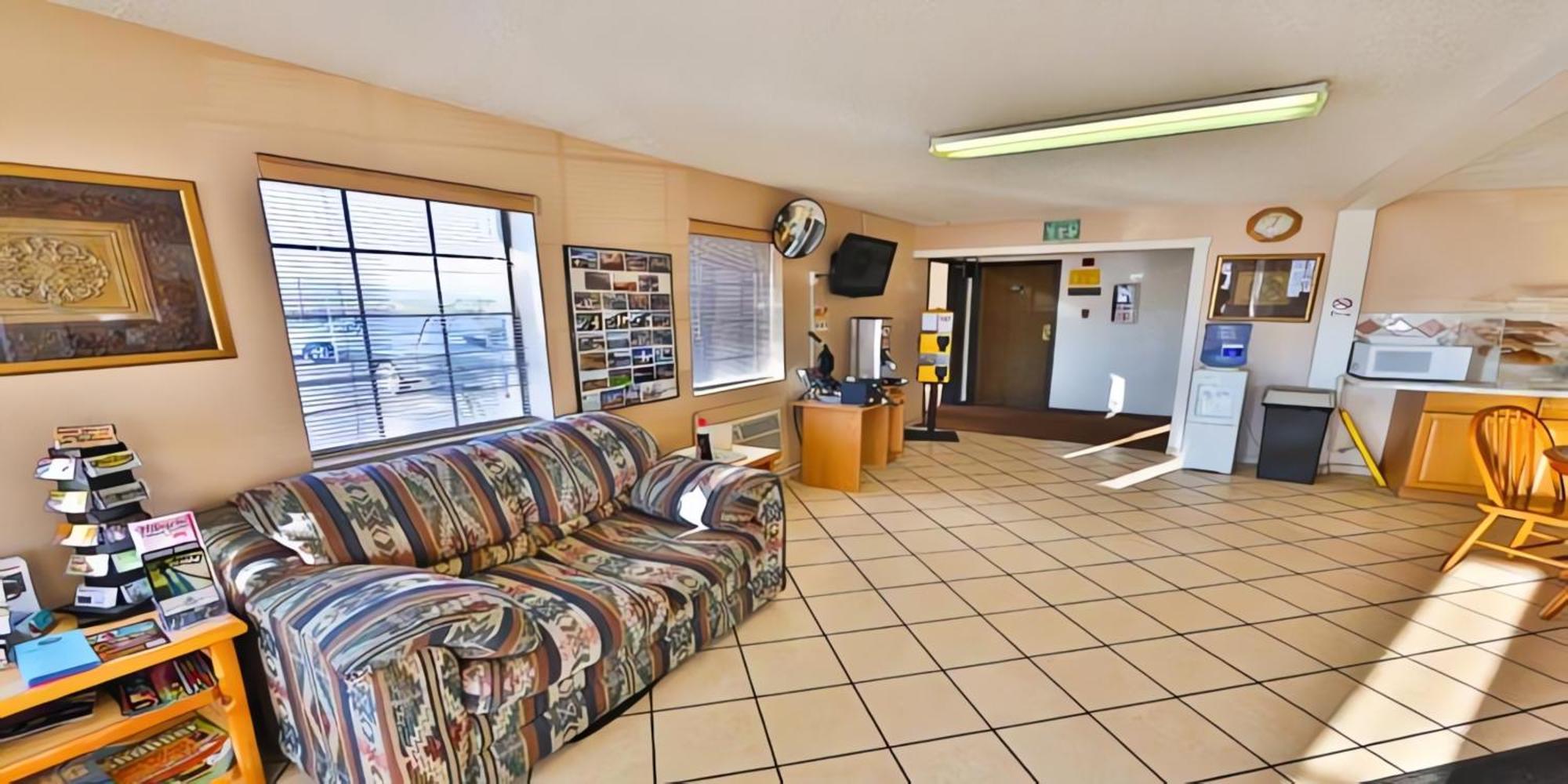 Super 8 By Wyndham Lake Havasu City Eksteriør bilde