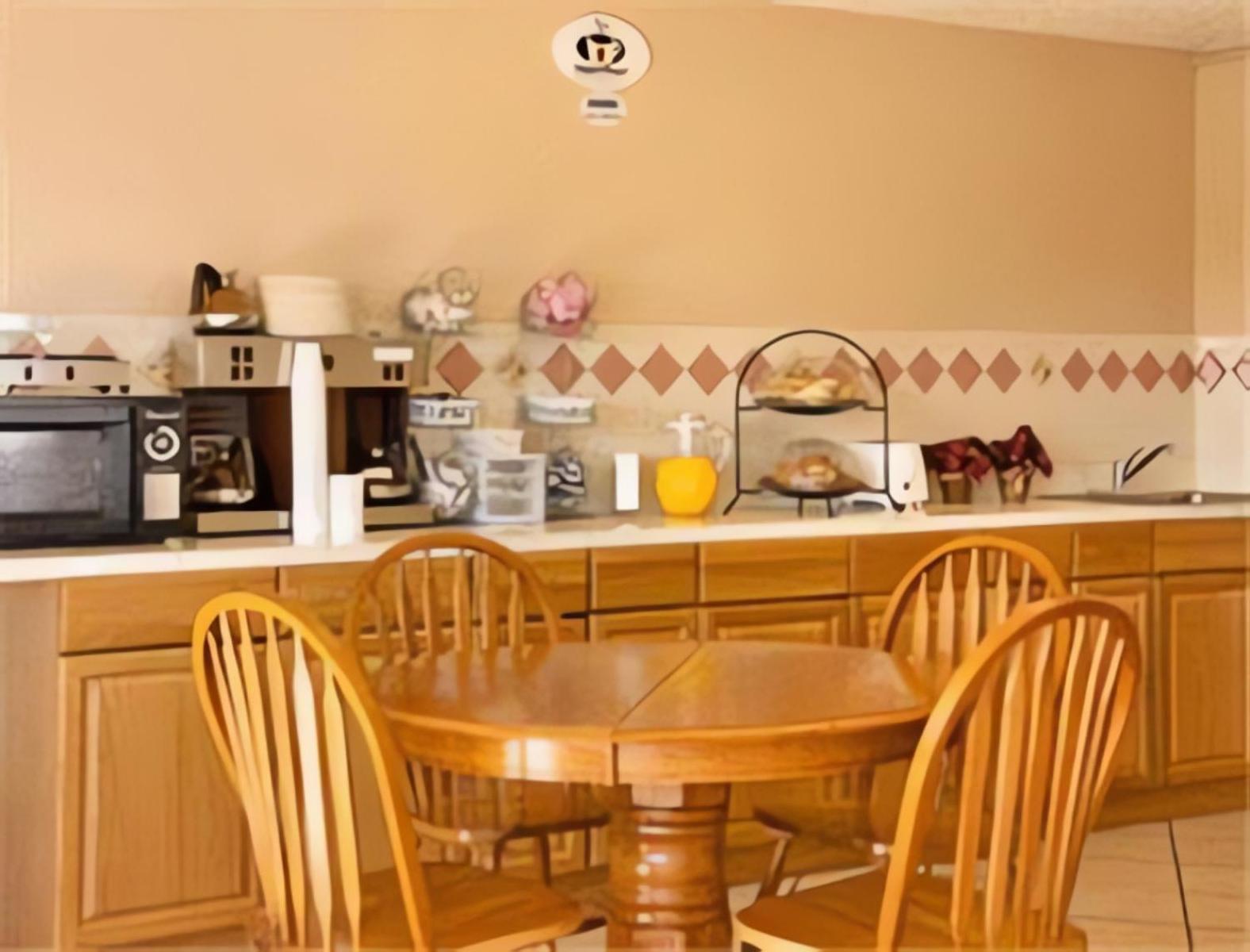 Super 8 By Wyndham Lake Havasu City Restaurant bilde